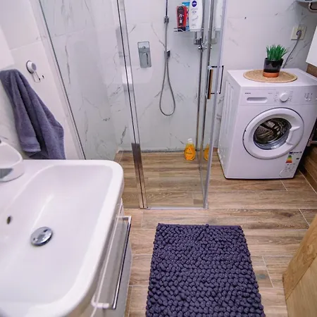 Dejavu アパート ズラティボール